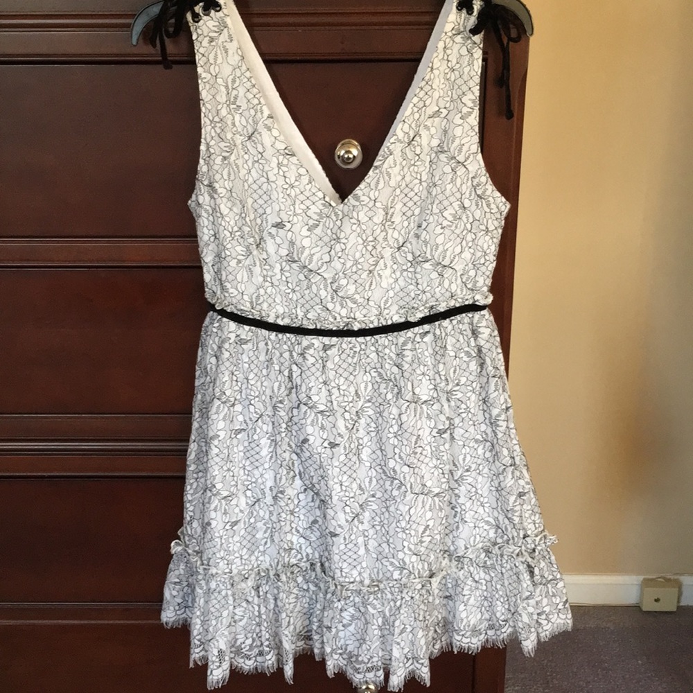 Cupcakes and Cashmere summer dress